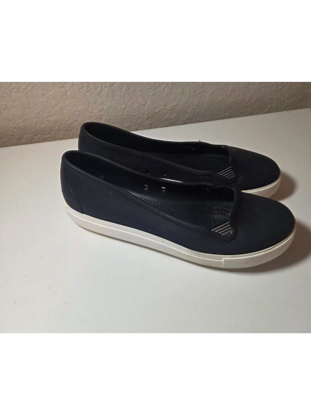 CROCS CitiLane Dual Black Flat Slip On Comfort Flats Shoes - size 8